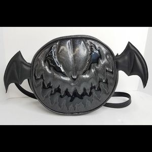 Love pain and stitches bag